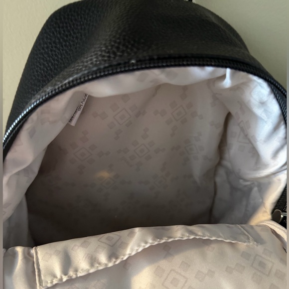 Thirty- One Mini Backpack - Picture 2 of 2